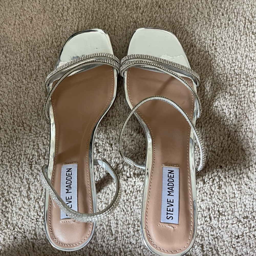 STEVE MADDEN silver rhinestone sandal